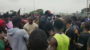@itslaycon shows up at Lekki protest. #akmediaconcepts #laycon #layconbbnaija #EndSARS #EndSwat #EndSWAT #ENDSWAT #EndPoliceBrutality | AK Media Concepts
