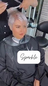 6K views · 52 reactions | ✨ Eleganță și modernitate într-o singură tunsoare! Bobul scurt în nuanțe de blond platinat este alegerea perfectă pentru un look rafinat și plin de personalitate!  Vrei un look modern? Inspiră-te din această tunsoare fabuloasă!  #tunsori #hair #blonde ##TunsoareBob #BobScurt #BlondPlatinat #hairstyle | Tunsori la moda | Facebook
