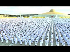 Thailand holds 'world's biggest Buddhist ordination'