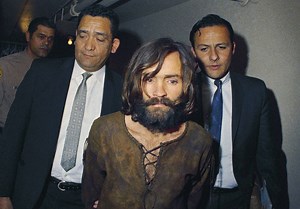 Charles Manson : une série documentaire sur le tueur en série sortira bientôt - Elle