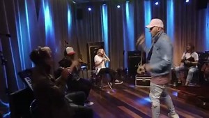 75K views · 852 shares | Se um ensaio do Coral Kemuel é assim, imagina o resultado final? INCRÍVEL!!! E você pode conferir tanto o vídeo do ensaio como o resultado final no canal do Coral Kemuel no YouTube. Corre lá, clica nesse link e assiste: https://youtu.be/fiXP_4XR-yY | Gospelmente | Facebook