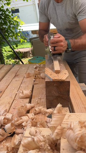 Good enough Folks in the comments seem to forget that there are many different things under the woodworking umbrella. A chisel or plane that's good enough for timber framing might not be good enough for a luthier...and that's okay. A luthier's tools are also unlikely to do a good job of timber framing. In other news, working on making square pegs and a long form video showing square peg making. Look for that one soon. #timberframing #timberframe #woodwork #woodworking #woodworkingtips #woodworke