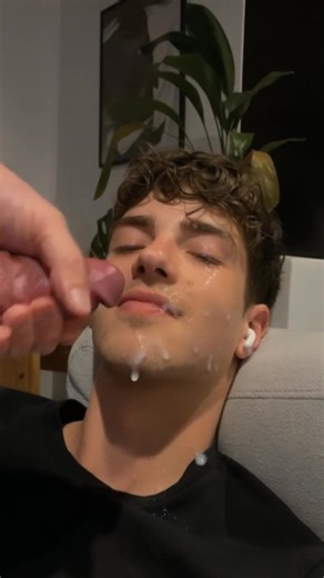 Manu Rios Facial (Ai Fake)