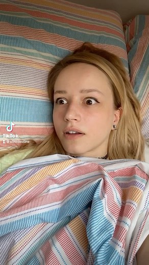 Aline Dessine on Instagram: "Chaque fois que je me fais une colo rose, ça se passe comme ça ✨ #humour #cheveux"