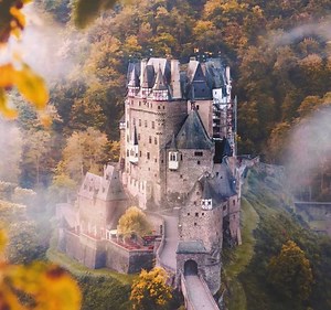 Eltz Castle is absolutely beautiful! 😍 Wanna visit the dreamlike castle in Germany? 🏰 #wonderplus | WonderPlus
