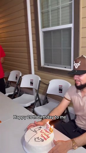 Im older or younger? #signlanguage #fyp #deaf #asl #signlanguage #foryou #baile #mexico #norteñas #huapangos | Tomas Morales