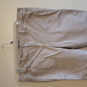 Torrid size 16 tan cropped pants with pockets and stretchy