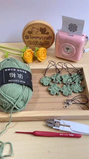 22K views · 204 reactions | Easy crochet clover leaf #cloverleaf #crochet #crochetlover #temmycraft #handmade #crochetleaves #diycrafts #ของขวัญ | ไหมพรมถัก Gift for you. | Facebook