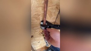 Copper Pipe Cutter, 2 In 1 Ratcheting Pipe Cutter, One-Hand Close Quarters Tube Compact Tubing Cutter For Small Spaces, Cutting Copper, Pvc, Soft Metals (Red&Blue)