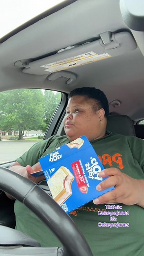 Pop-Tart Strawberry Review with Cekeyus’ Husband