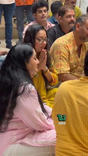 Rupali Ganguly at the Diwali havan!杖✨ #buzzookaspotlight #rupaliganguly #anupamaa | Buzzzzooka Spotlight | Facebook