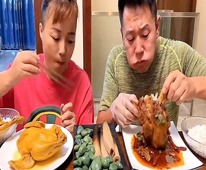 17K views · 196 reactions | You have to eat whatever is delicious by yourself, without caring about others at all. I am used to your bad habits #eating show #eating challenge #husband and wife eating food #eating #mukbang. | Yasmina ❶ | Facebook
