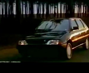 Citroën AX diesel logique de crise 😱😱déjà à cette époque (700km avec 100fr) je vous laisse faire la conversion 😂😂 pub ancienne avec Elie Semoun, souvenirs une autre époque #metznosgrandsparents | Metz nos grands-parents