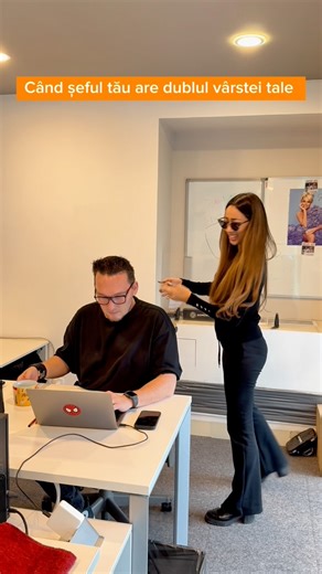 Când experiența se întâlnește cu energia fresh! 🤣 Așa ne facem treaba la PROFM! 🫶🏻 Vârsta e doar un număr când vibe-ul e atât de bun! 🤍 | ProFM Romania