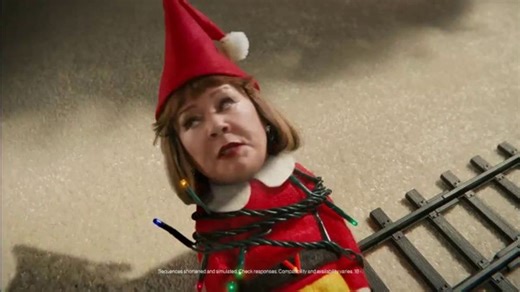Verizon TV Spot, 'Holiday: Melissa Elf : A Little Help: Samsung Galaxy S25 and AI' Featuring Melissa McCarthy