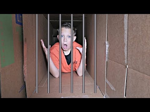 Box Fort Prison! Underground Maze Escape Room