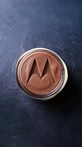Our logo never looked this delicious. #ColorOfTheYear #COY2025 #MochaMousse #Motorola ‎لم يكن شعارنا لذيذا أبدا. #ColorOfTheYear #COY2025 #MochaMousse #Motorola | Motorola Arabia
