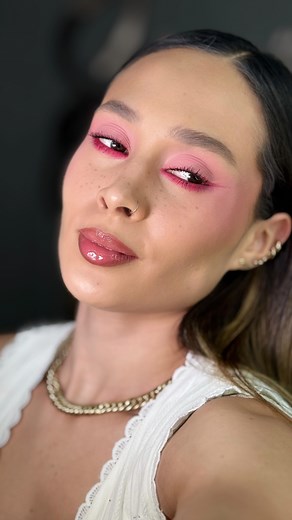 Tutorial de Maquillaje 💗 Base @ateneaprofesional Laminador de cejas @bloomshell_cosmetics Neutralizador @amecosmeticos Bronzer en crema @ateneaprofesional Corrector @miiscosmetics Rubor líquido / Rubor Compacto @beautycreationscol Cejas @makeupforever Bronzer compacto @montoccosmetictools | Ovar Sil