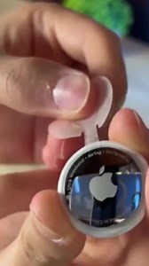 1M views · 10K reactions | Para que nunca más se te pierda en tus llaves en mi canal de YouTube link en mi perfil...#AirTag #location #buscar #findmy #parati #foryoupage #foryou #fyp #fy #trucosiphone #trucosparaiphone #iphone #iphonetips #tips #tipsandtricks #tipsandtrick #viral #videoviral #trending #videotrending #ultimahora #trucosytips #tipsparaiphone #tricksparaiphone #ios #tipsparaios #iostricks #ios15 #ios16 | Benjie Molina | Facebook