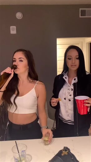 madi.edwardsss17 (@madi.edwardsss17)’s videos with Kylie Singing From KUWTK - E! Entertainment