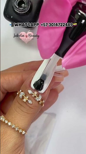 💕Decoración En uñas Con Relieve/ Uñas Blancas Con Glitters💅 #uñasconrelieves
