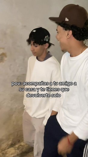POV: Regresas solo a casa