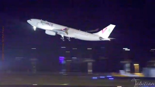 Aux alentours de 21h, le 15 mars 2024 dernier, le vol Aircalin 601; exceptionnellement opéré par un airbus 330 de Wamos Air ,repartait de Tahiti en direction de Nouméa. Il s'agissait d'un des deux appareils affrétés par Aircalin le temps de maintenance de deux de ses appareils. Quelques jours auparavant, nous avions pu apercevoir un A319 aux couleurs d' Amelia (voir notre publication en remontant dans notre fil d'actualité) dont la fonction est/était identique. Around 9 p.m. last March 15, 2024,