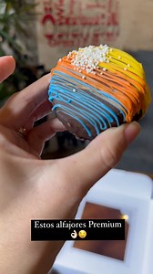 ¡Estos Alfajores Premium están de otro mundo! Aparte de estar deliciosos, son perfectos para regalo a sólo 59bs 💃🏼❤️ | Fridolin