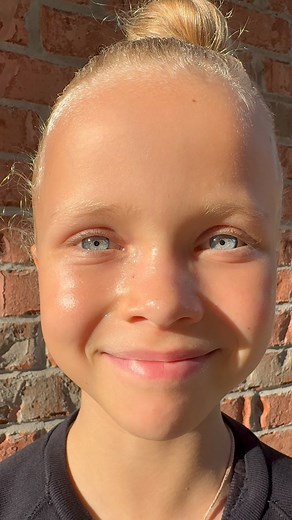 318K views · 4.5K reactions | what color are your eyes? Idol #eseniiamikheeva #videoviralシ #ｆｙｐシ゚ #reelsvideo #tiktokusa #youtubeshorts #ytshorts #NUNUNU #love #model #beautiful #modelkids | Marina Mikheeva | Facebook