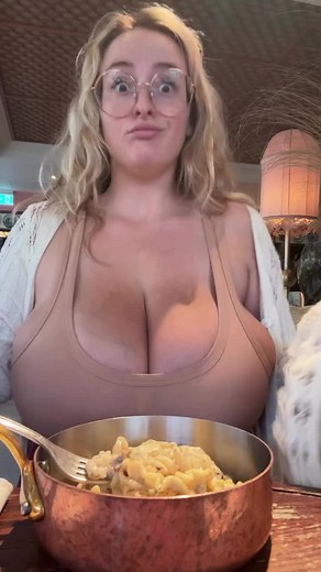 Do you guys like eating with me? | eat