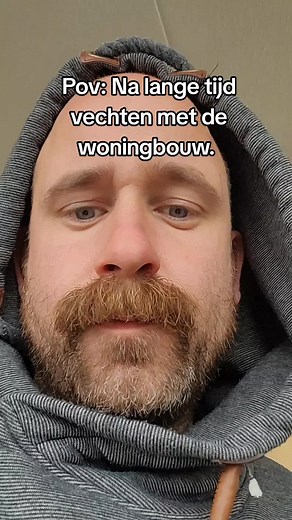 Dank je wel woningbouw. Hier kan ik zo hard muziek afspelen als ik wil🫡 Heb jij ooit ruzie met de buren gehad? #buren #grappig #woningbouw #voorjou #tiktok