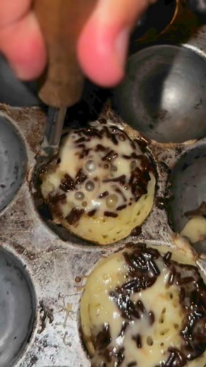 973K views · 3.1K reactions | Kue Cubit Setengah Mateng Pake Mesis | Evan Media | Facebook