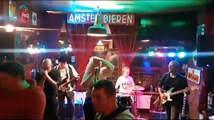 2K views | Vrijdag 19 Januari Blond & Blue. 21.00 uur Dit is een dynamische bluesrockband uit Groningen. De unieke dijk van een stem van de front- diva vormt één geheel met het opzwepende ritme van de band, die bestaat uit een mix van fantastische instrumentalisten die hun sporen allemaal reeds hebben verdiend. Blues with a feeling. Band speelt tussen 21 en 1 afterparty danscafé met verzoekjes | Cafe Scooters Leeuwarden | Facebook