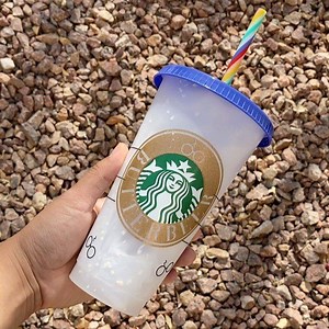 How cute is this Harry Potter cup?! Message me to get your custom cup! - - - #starbuckscup #cups #starbuckstumblers #tumblers #colorchangingcups #colorchangingtumblers #colorchanginstarbuckscups #confetticups #confetti #vinyl #personalizedgifts #personalized #custom #customorders #customcreations #creations #creating #create #crafting #craft #cricut #cricutmade #fyp #cricutproject #lasvegas #harrypotter #smallbusiness #smallbusinessowner | Lovely Creationss LV