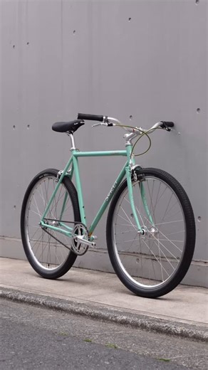 スチームローラーの中古車のご紹介 @surlybikesjp 【STEAMROLLER】 前職のときから携わってきた一台。各パーツをオーバーホールしてリビルドしました。 ・ビルダーさんにてワイヤーホール作成 ・下地メッキ ミントブルー塗装 ・650Bホイール タイヤ新品 フレームサイズ53(165〜175cm) 販売価格¥140,000(taxin) #surlybikes #surlysteamroller #nittohandlebars #salsabikes #maxxistires #diacompe | サイクルショップカルテ