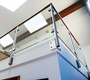 [Hot Item] Side Mounted Wrought Iron Stair Railing Outdoor Glass Baluster