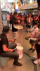 2.6M views · 28K reactions | How cool! #mrfremontstreet #reelsvideo #trendingreels #reelsviral #instagramreels #lasvegas #fremontstreetexperience #trending | James Martin | Facebook