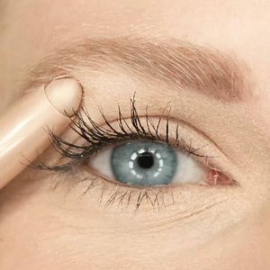 Why fit in when you were born to stand out?✨ Our Brilliant Eye Brightener™ brightens highlights your eyes so you stand out among the crowd! | Thrive Causemetics