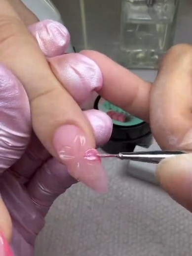 Dipping en uñas: cómo hacer uñas acrílicas con dipping