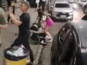 Drunk girls fight
