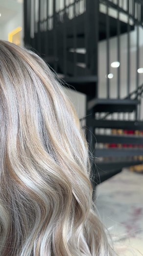 3.3K views | Blonde  #kellykreation #blondespecialist #blondehair #blondehairstyles #highlightedhair #blonderefresh | Kelly Kreation | Facebook