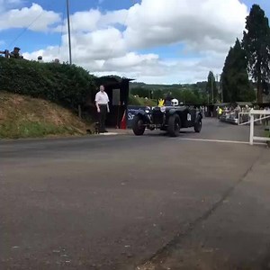 Vintage Thoroughbreds #HistoricMotorRacing #startline #HillClimb @shelsleywalsh @evanshalshaw @stratstoneuk | Harniman Photographer