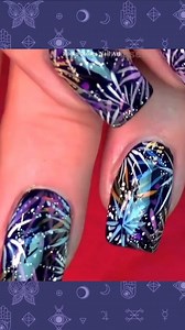 4th of July is around the corner! Are your nails ready?? 💅 🎆 🎇 #fireworknails #hotnails #summernaildesigns #nailtutorials #nailpro #nailartbrushes #nailartdesign | Robin Moses Nail Art