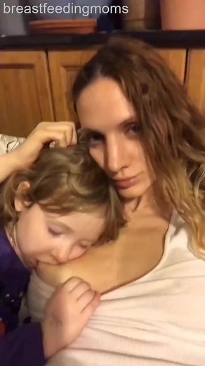 baby .Breastfeeding Vlogs 2025 #breastfeeding #mom #foryou #baby #fyp #milk #foryou #baby #fyp #mom | Breatfeeding Mom 2025