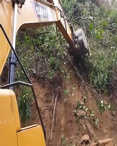 Compilation-Cutting Down Huge Trees-Hyundai, Sany, JCB Excavators and Backhoes-Mountain Road Work | JCB BACKHOE | JCB Backhoe Loader | Facebook