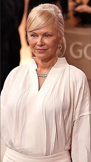 Iconic Spotlight: Pamela Anderson Stunning With Beautiful Arrival To The Red Carpet🔥