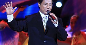 Clip Chế Linh hát "Hà Nội mùa vắng những cơn mưa" gây tranh cãi