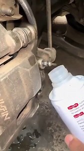 🧰 Jak zjednodušit odvzdušnění brzd ve vlastní garáži? 💧 Jednocestný ventil zabraňuje průchodu vzduchu zpět do systému. 🔧 Hadice je pružná a sledovat ji při vypouštění je snadné. 🚴‍♂️ Klipy zajišťují pevné spojení bez uvolnění. 🛵 Snadné řešení pro každé vozidlo, kup teď👇 | Superzebra