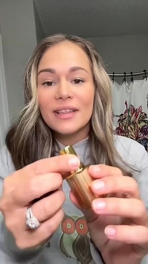 💄 I thought lipstick always faded… until I tried this color-changing lip balm! ✨ It reacts with your body temperature and pH to create your own unique shade — that lasts all day! 💋 No smudging, no fading, just glossy, hydrated lips that glow naturally. | Seagche us