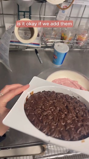 36K views · 578 reactions | Chocolate and gummy worm combination  #chocolatecake #gummyworms #cakeoftheweek #cakerecipe #specialorders #reels | Morgann Book | Facebook